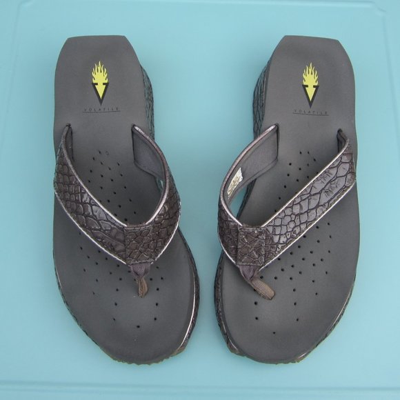 Woman's Size 8 Brown Snakeskin Volatile Wedge Sandals